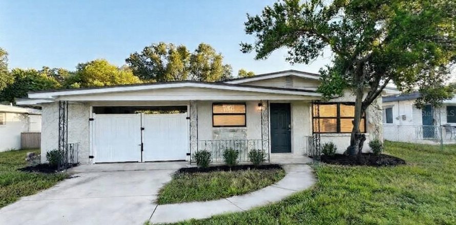 Villa ou maison à Tampa, Floride 3 chambres, 109.16 m2 № 2405251