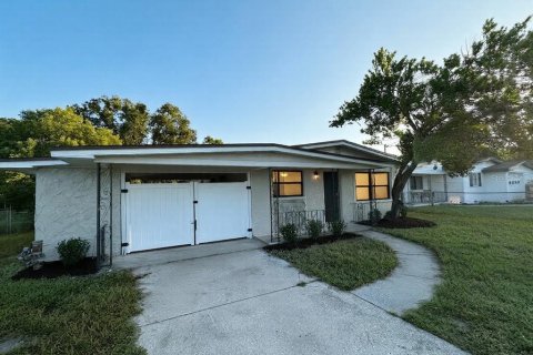 Villa ou maison à vendre à Tampa, Floride: 3 chambres, 109.16 m2 № 2405251 - photo 2