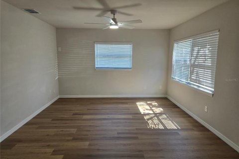 Villa ou maison à vendre à Tampa, Floride: 3 chambres, 109.16 m2 № 2405251 - photo 4