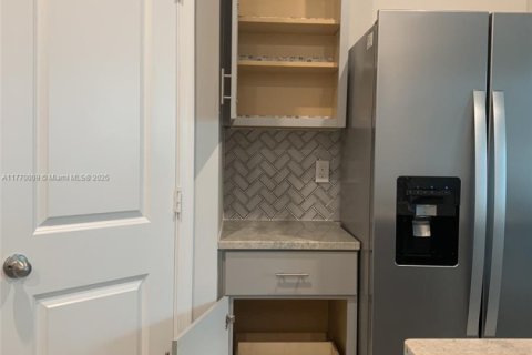 Condominio en venta en Stuart, Florida, 3 dormitorios, 137.03 m2 № 2014169 - foto 11