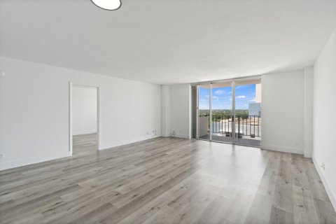 Condominio en venta en Pompano Beach, Florida, 1 dormitorio, 82.68 m2 № 2188444 - foto 5