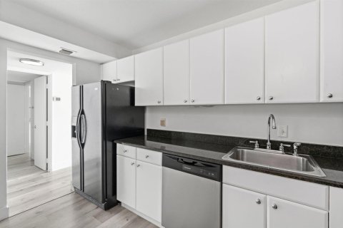 Condominio en venta en Pompano Beach, Florida, 1 dormitorio, 82.68 m2 № 2188444 - foto 4