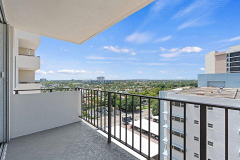 Condominio en venta en Pompano Beach, Florida, 1 dormitorio, 82.68 m2 № 2188444 - foto 7