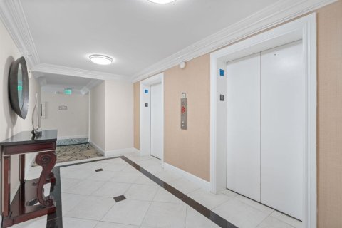 Condominio en venta en Pompano Beach, Florida, 1 dormitorio, 82.68 m2 № 2188444 - foto 12