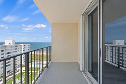 Condominio en venta en Pompano Beach, Florida, 1 dormitorio, 82.68 m2 № 2188444 - foto 2