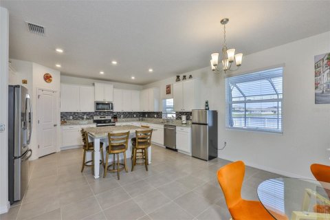 House in Riverview, Florida 5 bedrooms, 382.01 sq.m. № 1723428 - photo 17