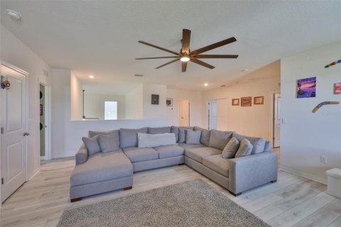 House in Riverview, Florida 5 bedrooms, 382.01 sq.m. № 1723428 - photo 27