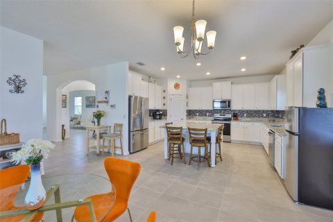 House in Riverview, Florida 5 bedrooms, 382.01 sq.m. № 1723428 - photo 14