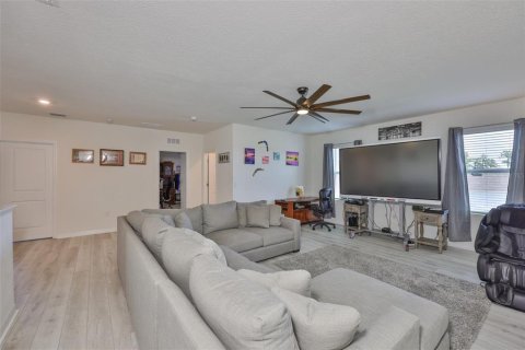 House in Riverview, Florida 5 bedrooms, 382.01 sq.m. № 1723428 - photo 29
