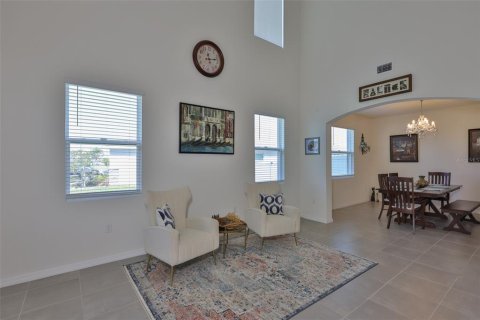 House in Riverview, Florida 5 bedrooms, 382.01 sq.m. № 1723428 - photo 7