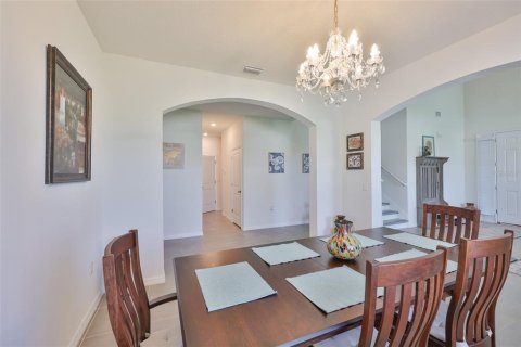 House in Riverview, Florida 5 bedrooms, 382.01 sq.m. № 1723428 - photo 11