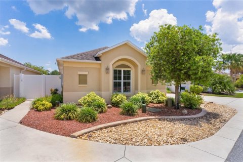 House in The Villages, Florida 3 bedrooms, 132.29 sq.m. № 1755048 - photo 1