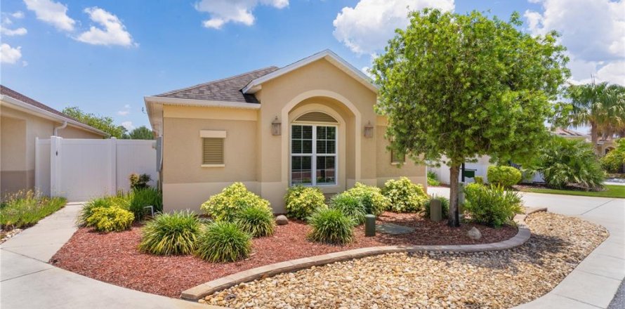 House in The Villages, Florida 3 bedrooms, 132.29 sq.m. № 1755048