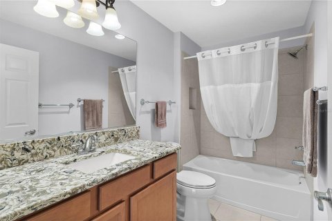 House in The Villages, Florida 3 bedrooms, 132.29 sq.m. № 1755048 - photo 18