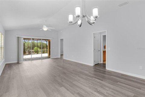 House in The Villages, Florida 3 bedrooms, 132.29 sq.m. № 1755048 - photo 10