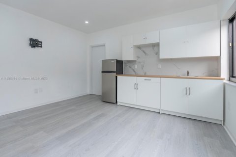 Villa ou maison à louer à Miami, Floride: 1 chambre, 50.17 m2 № 1947245 - photo 5