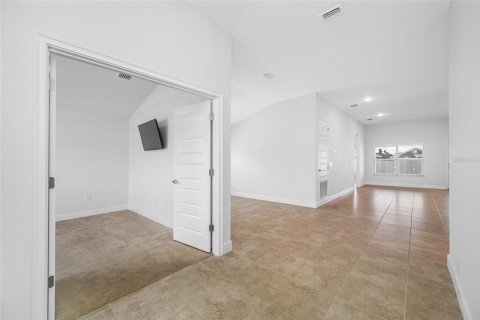 House in Hudson, Florida 4 bedrooms, 169.08 sq.m. № 1910347 - photo 16