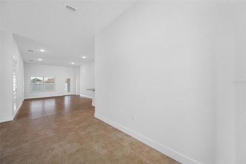 House in Hudson, Florida 4 bedrooms, 169.08 sq.m. № 1910347 - photo 17