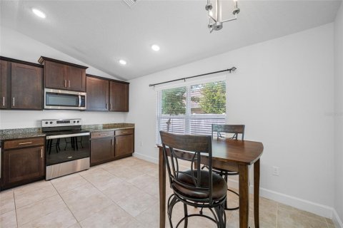 House in Hudson, Florida 4 bedrooms, 169.08 sq.m. № 1910347 - photo 14