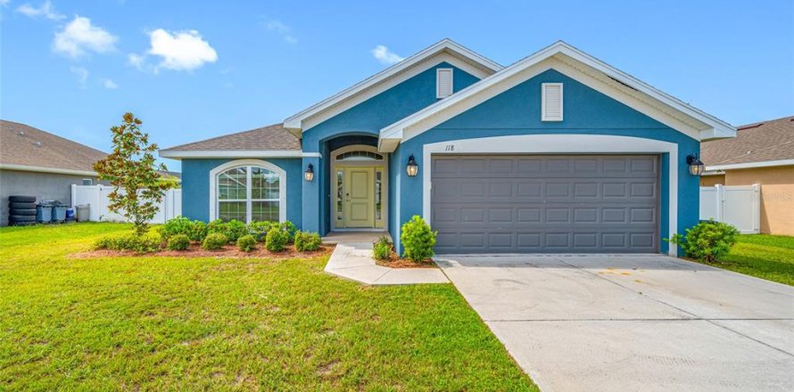 House in Hudson, Florida 4 bedrooms, 169.08 sq.m. № 1910347