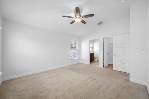 House in Hudson, Florida 4 bedrooms, 169.08 sq.m. № 1910347 - photo 23