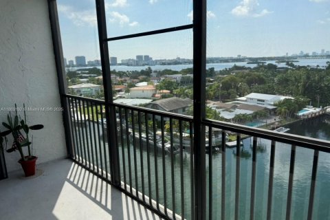 Снять в аренду кондоминиум в Норт-Майами, Флорида 1 спальня, 91.97м2, № 1892633 - фото 23