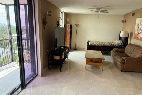 Снять в аренду кондоминиум в Норт-Майами, Флорида 1 спальня, 91.97м2, № 1892633 - фото 6