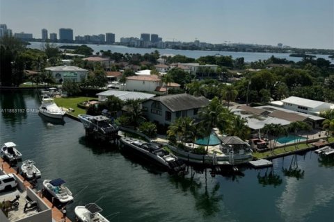 Снять в аренду кондоминиум в Норт-Майами, Флорида 1 спальня, 91.97м2, № 1892633 - фото 21