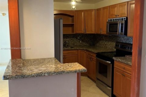 Снять в аренду кондоминиум в Норт-Майами, Флорида 1 спальня, 91.97м2, № 1892633 - фото 10