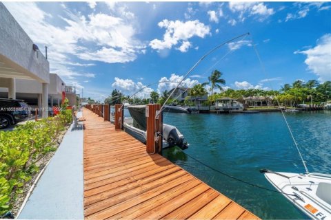 Снять в аренду кондоминиум в Норт-Майами, Флорида 1 спальня, 91.97м2, № 1892633 - фото 19
