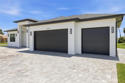 House in Rotonda, Florida 4 bedrooms, 208.29 sq.m. № 2212335 - photo 5
