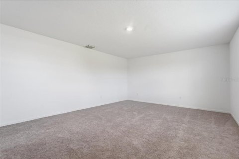 Casa en venta en Zephyrhills, Florida, 5 dormitorios, 253.81 m2 № 2426847 - foto 30