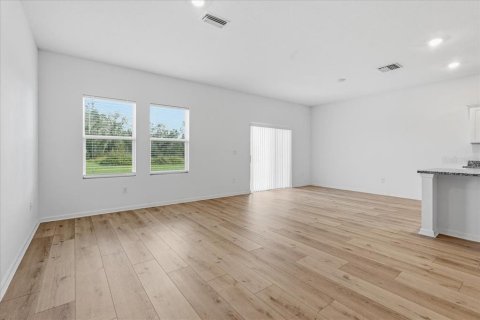 Casa en venta en Zephyrhills, Florida, 5 dormitorios, 253.81 m2 № 2426847 - foto 21