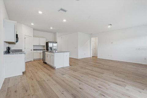 Casa en venta en Zephyrhills, Florida, 5 dormitorios, 253.81 m2 № 2426847 - foto 9