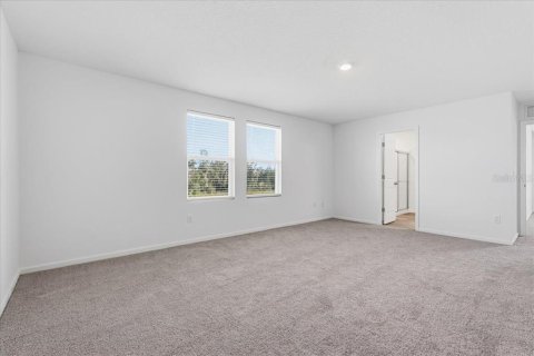 Casa en venta en Zephyrhills, Florida, 5 dormitorios, 253.81 m2 № 2426847 - foto 28