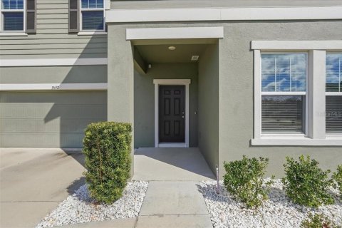 Casa en venta en Zephyrhills, Florida, 5 dormitorios, 253.81 m2 № 2426847 - foto 5