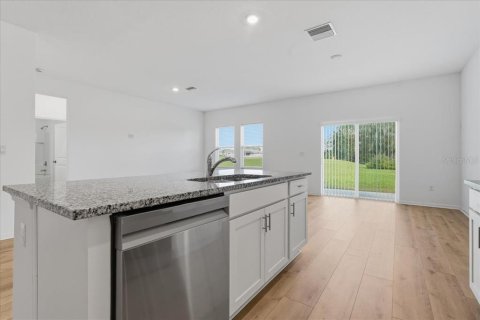 Casa en venta en Zephyrhills, Florida, 5 dormitorios, 253.81 m2 № 2426847 - foto 16