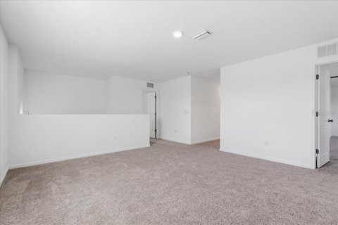 Casa en venta en Zephyrhills, Florida, 5 dormitorios, 253.81 m2 № 2426847 - foto 25