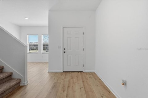 Casa en venta en Zephyrhills, Florida, 5 dormitorios, 253.81 m2 № 2426847 - foto 6