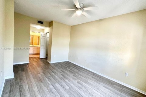 Copropriété à louer à Palm Beach Gardens, Floride: 2 chambres, 90.86 m2 № 2168282 - photo 15