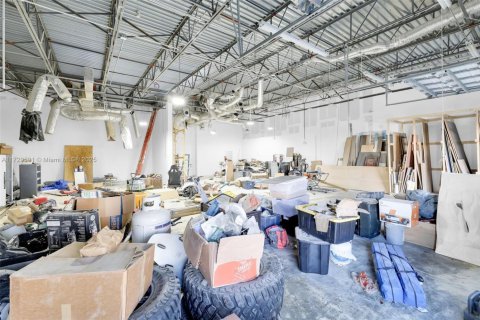 Propiedad comercial en venta en Coral Springs, Florida № 1962024 - foto 30