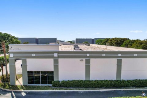 Propiedad comercial en venta en Coral Springs, Florida № 1962024 - foto 5