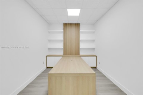 Propiedad comercial en venta en Coral Springs, Florida № 1962024 - foto 15