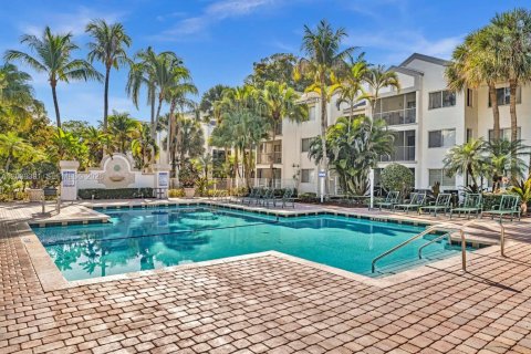 Condo in Tamarac, Florida, 1 bedroom  № 2086596 - photo 16