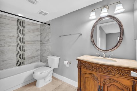 Condo in Tamarac, Florida, 1 bedroom  № 2086596 - photo 11