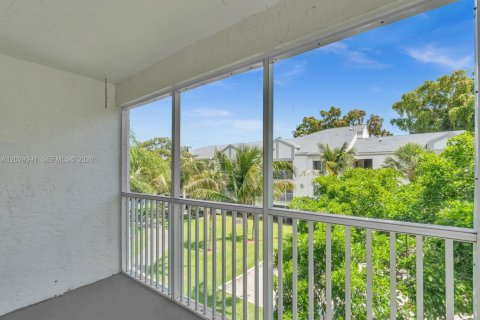 Condo in Tamarac, Florida, 1 bedroom  № 2086596 - photo 15