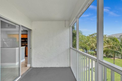 Condo in Tamarac, Florida, 1 bedroom  № 2086596 - photo 13