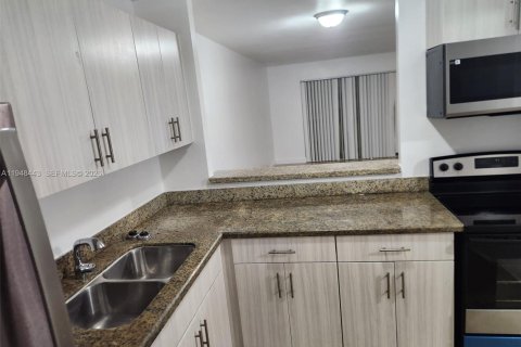 Appartement à louer à Miami, Floride: 2 chambres, 85.47 m2 № 2004401 - photo 2