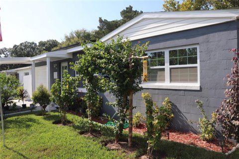 Casa en venta en New Port Richey, Florida, 2 dormitorios, 66.89 m2 № 1830093 - foto 2