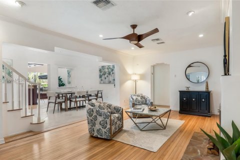 Villa ou maison à vendre à Miami, Floride: 3 chambres, 309.83 m2 № 1820075 - photo 3